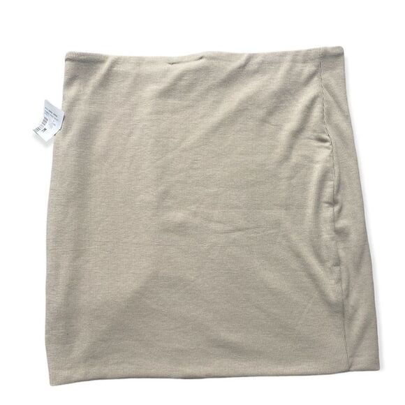 Better Be SZ M ribbed mini skirt - Picture 2 of 4